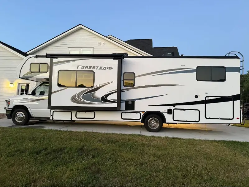 2022 Forest River Forester LE 3251DSLE photo 1