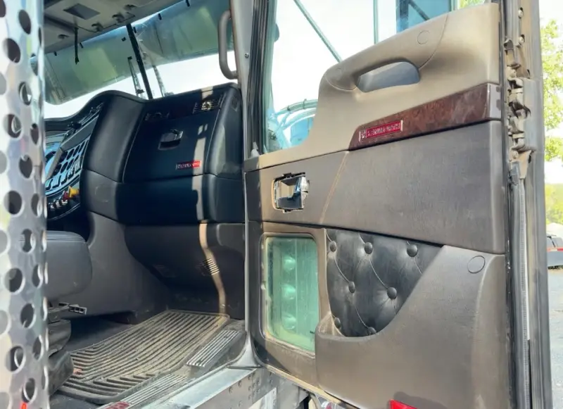 2020 Kenworth W900 photo 30