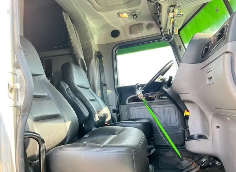 2023 Peterbilt 389 Cummins X15 photo 23
