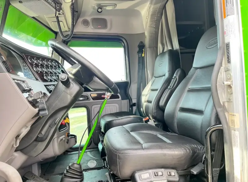 2023 Peterbilt 389 Cummins X15 photo 12