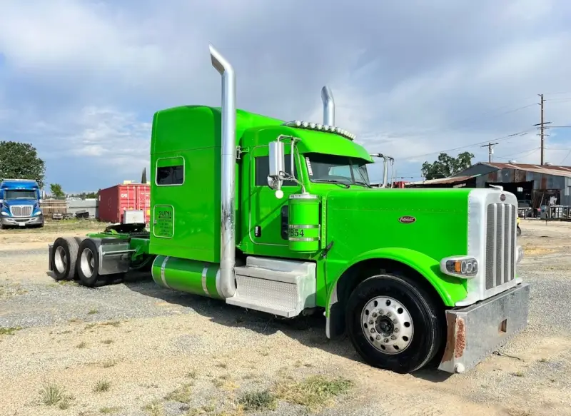 2023 Peterbilt 389 Cummins X15 photo 2