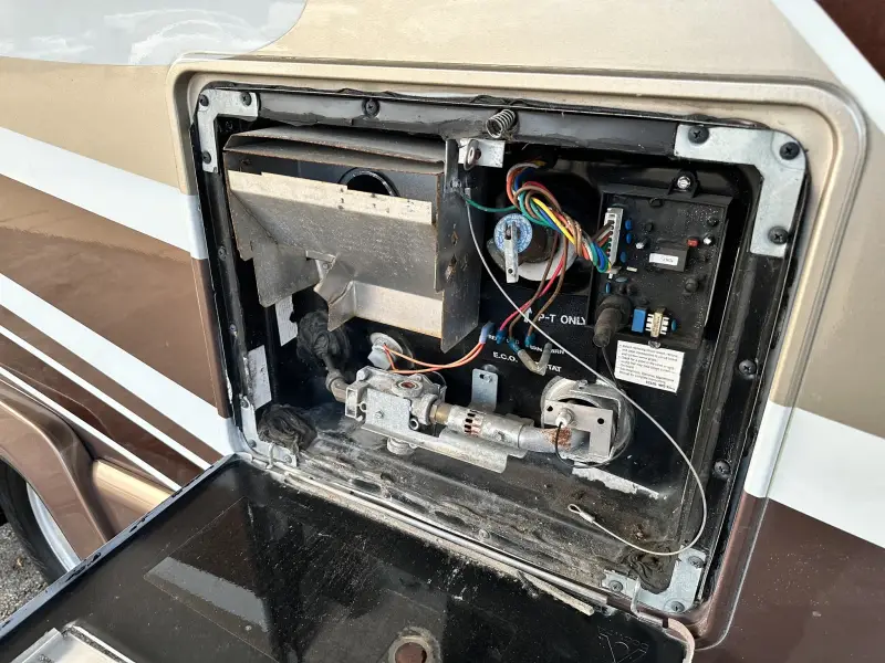2012 Itasca Navion IQ M-24G-3500 photo 44