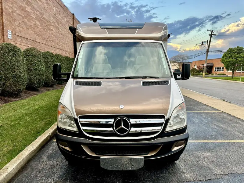 2012 Itasca Navion IQ M-24G-3500 photo 37