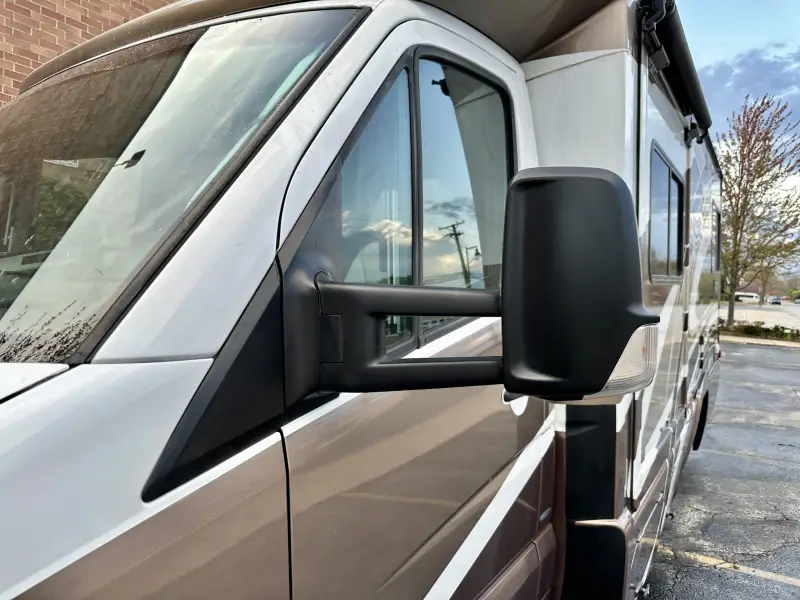 2012 Itasca Navion IQ M-24G-3500 photo 39