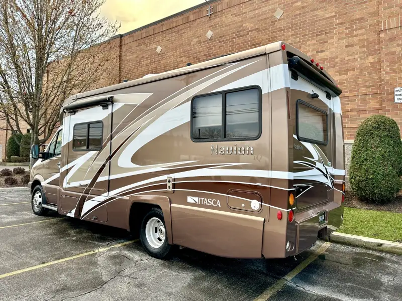 2012 Itasca Navion IQ M-24G-3500 photo 42
