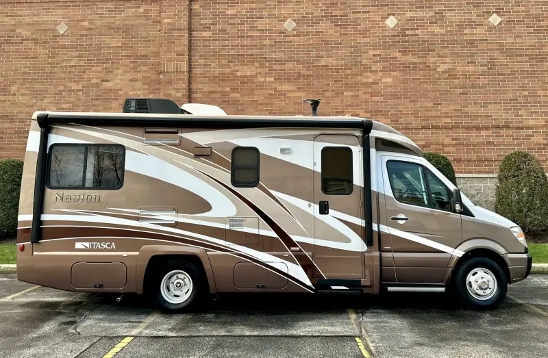 2012 Itasca Navion IQ M-24G-3500 photo 20