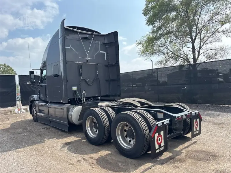 2024 Mack Anthem 64T photo 8