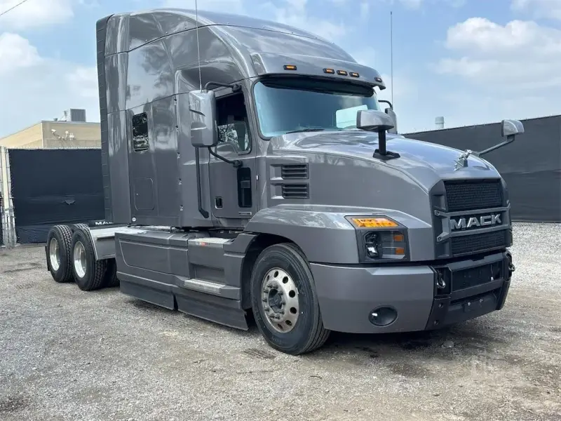 2024 Mack Anthem 64T photo 1