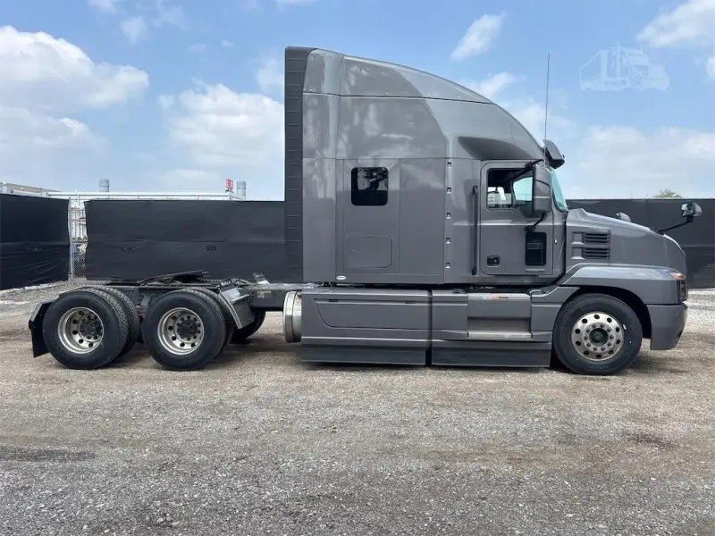 2024 Mack Anthem 64T photo 4