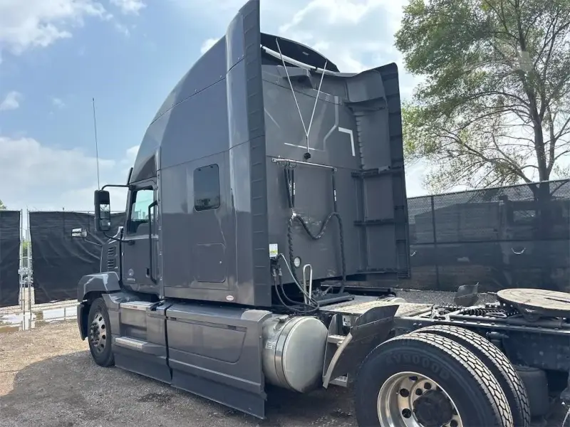 2024 Mack Anthem 64T photo 9