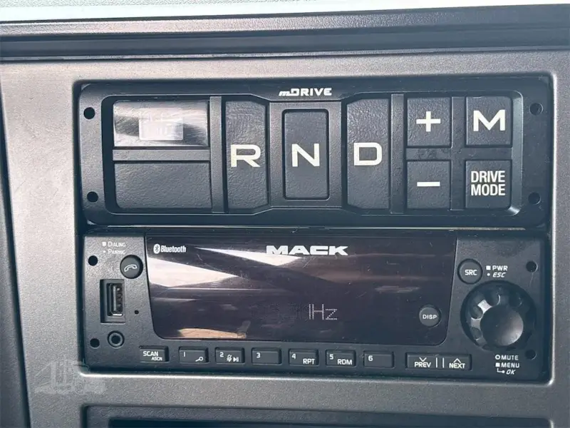 2024 Mack Anthem 64T photo 46