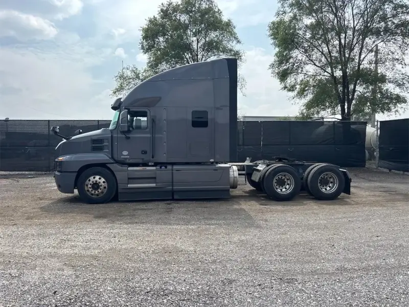 2024 Mack Anthem 64T photo 10