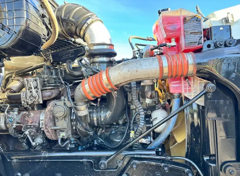 2017 Peterbilt 579 photo 32