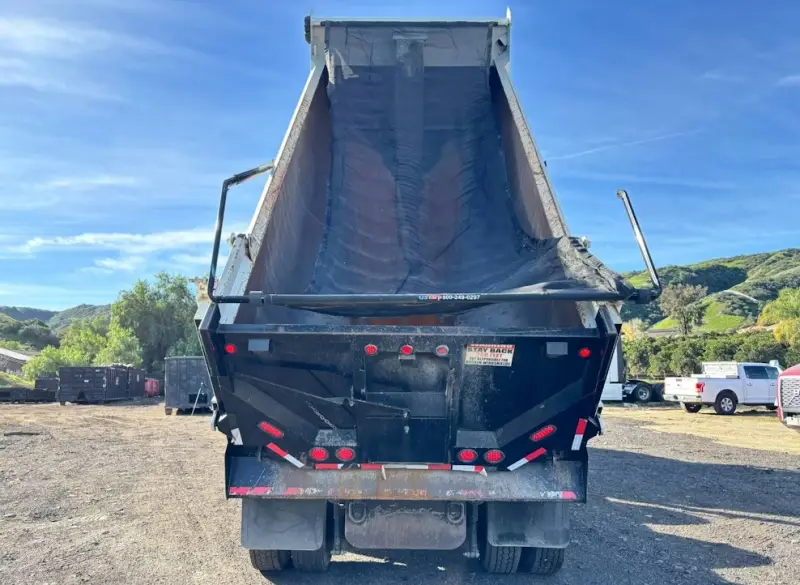 2017 Peterbilt 579 photo 11