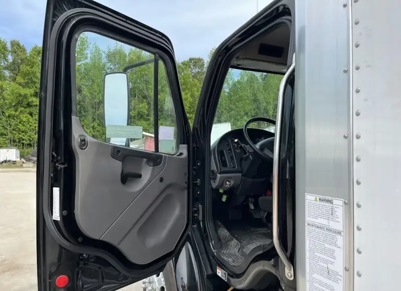 2022 Freightliner M2 photo 17