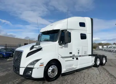 2022 Volvo VNL760