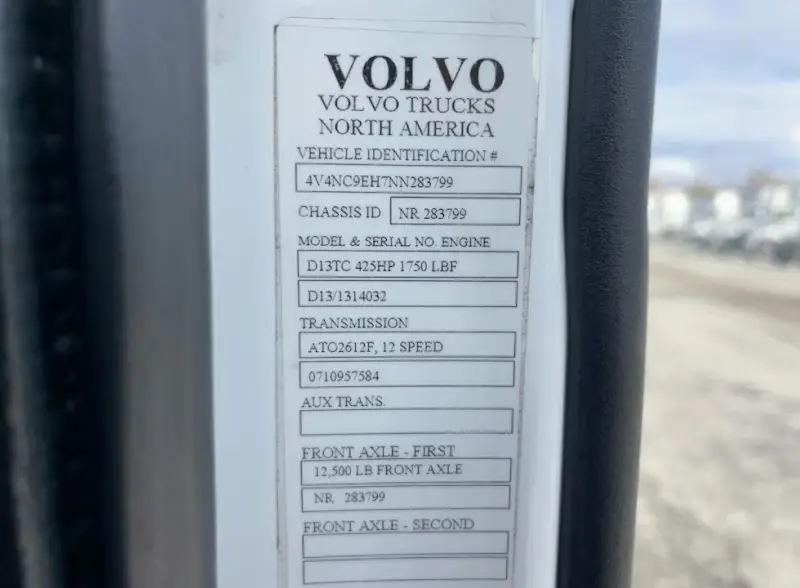 2022 Volvo VNL760 photo 40