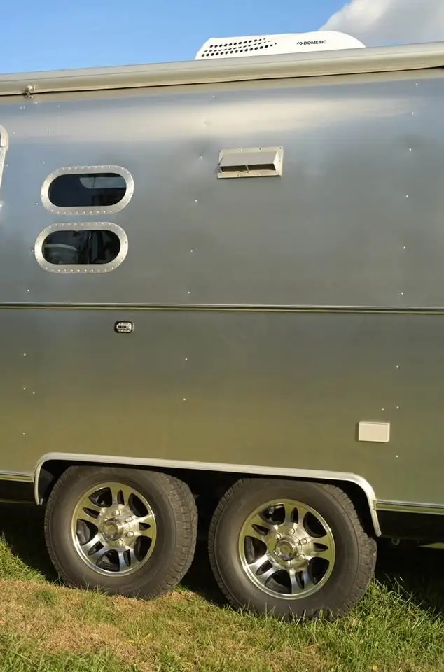 2022 Airstream Flying Cloud 25’ – Mint Condition photo 9