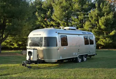 2022 Airstream Flying Cloud 25’ – Mint Condition