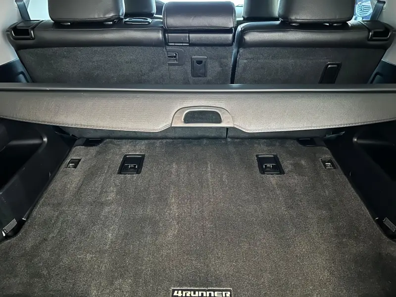 2016 Toyota 4Runner SR5 4x4 photo 34
