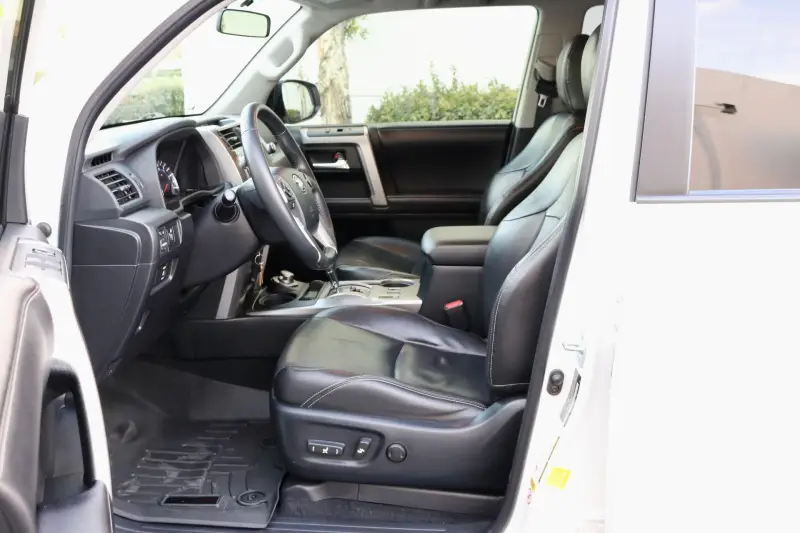 2016 Toyota 4Runner SR5 4x4 photo 23