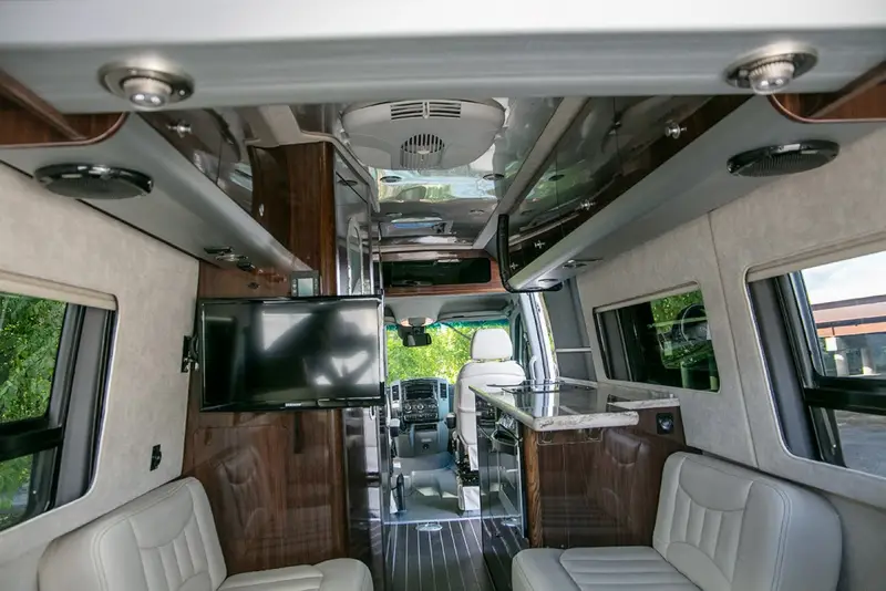 2018 Airstream Interstate EXT 4WD Grand Tour photo 17