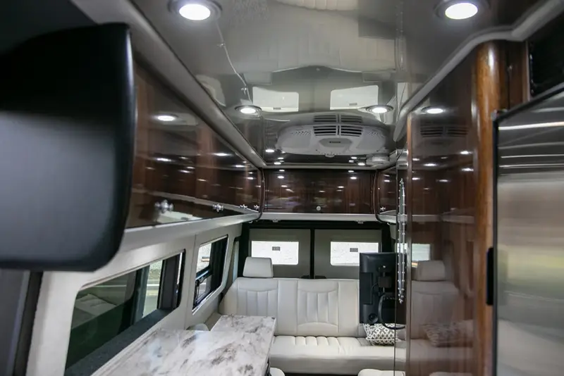 2018 Airstream Interstate EXT 4WD Grand Tour photo 4