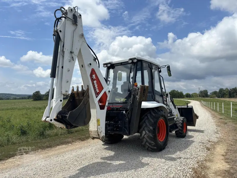 2024 Bobcat B760 Backhoe photo 3