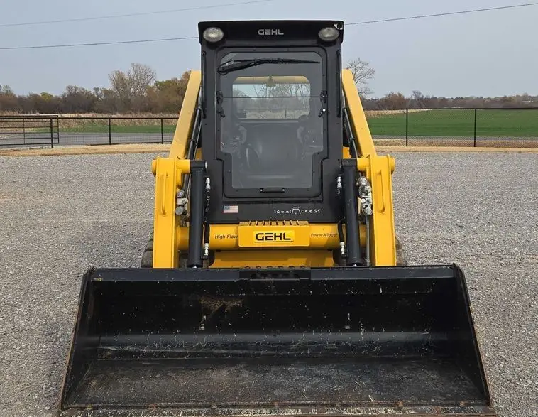 2023 Gehl VT320 photo 2