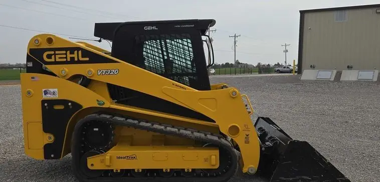 2023 Gehl VT320 photo 4