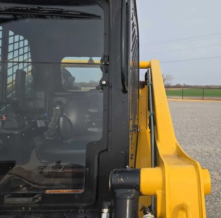 2023 Gehl VT320 photo 14
