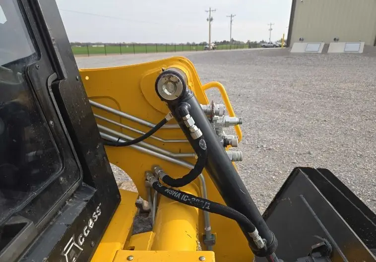 2023 Gehl VT320 photo 19