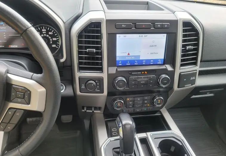2020 Ford F150 Lariat SuperCrew photo 23