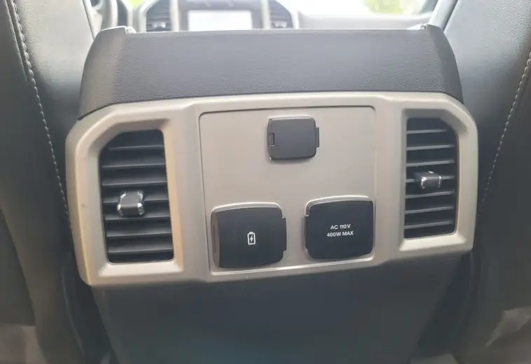 2020 Ford F150 Lariat SuperCrew photo 32