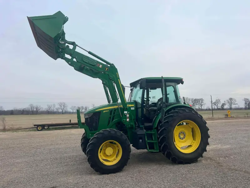 2022 John Deere 6105E photo 19