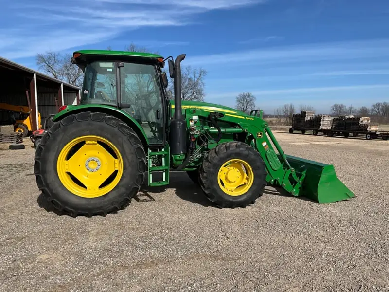 2022 John Deere 6105E photo 14