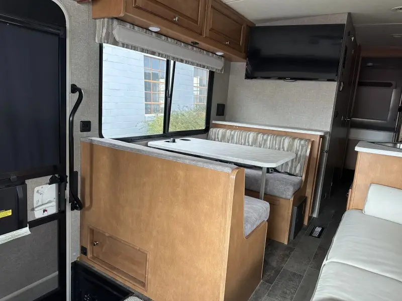 2019 Winnebago Vista 29VE photo 31