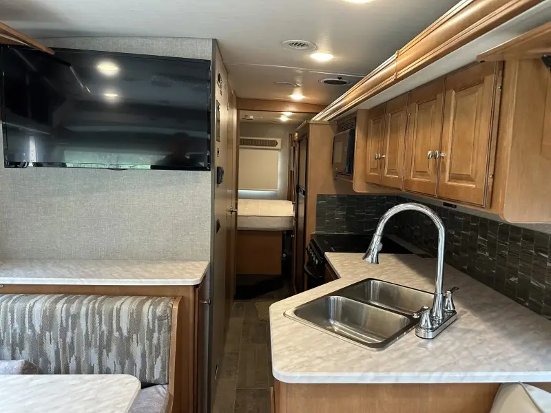 2019 Winnebago Vista 29VE photo 81
