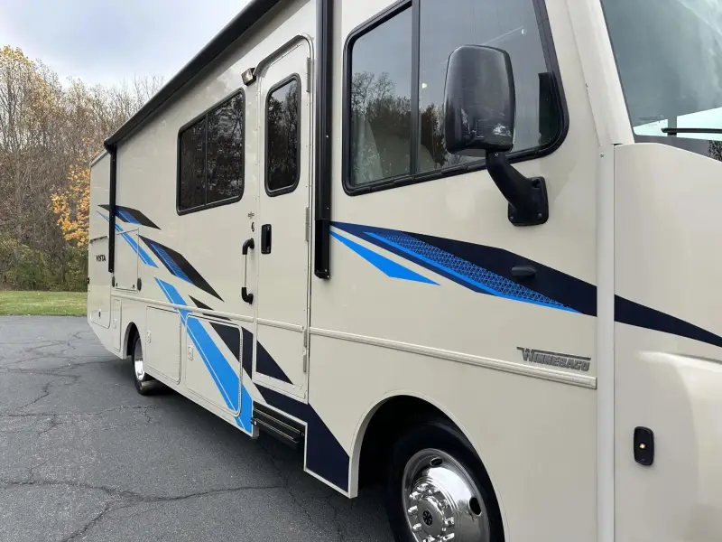 2019 Winnebago Vista 29VE photo 9