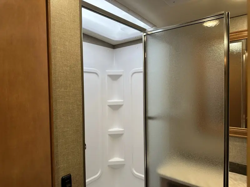 2019 Winnebago Vista 29VE photo 77
