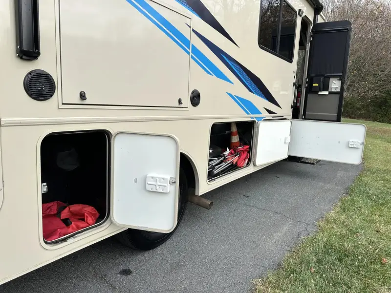 2019 Winnebago Vista 29VE photo 55