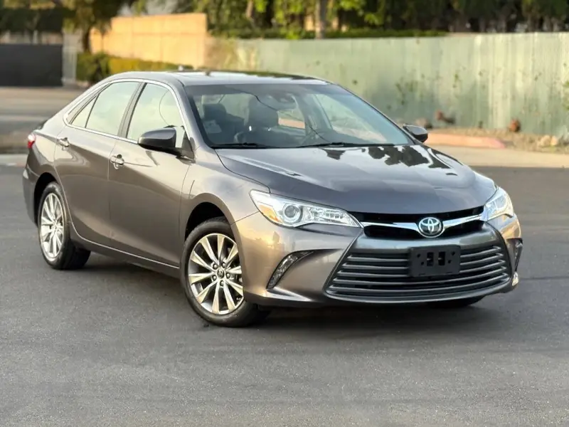 2017 Toyota Camry photo 5