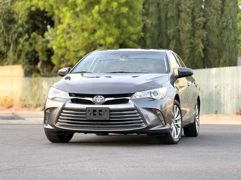 2017 Toyota Camry photo 3