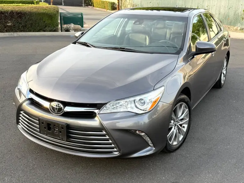 2017 Toyota Camry photo 4