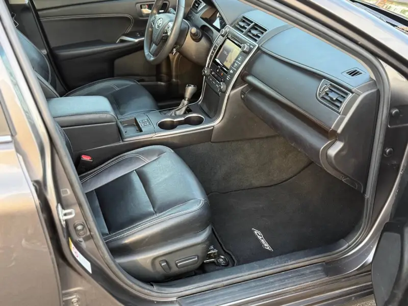 2017 Toyota Camry photo 25