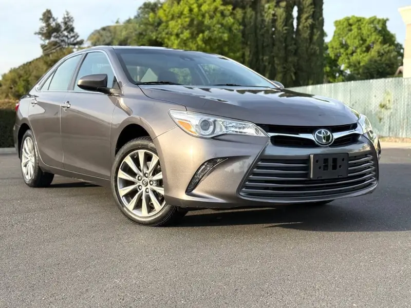 2017 Toyota Camry photo 7