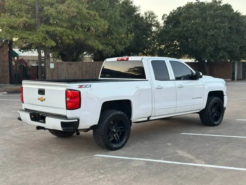 2019 Chevrolet Silverado 1500 Crew Cab Z71 photo 5