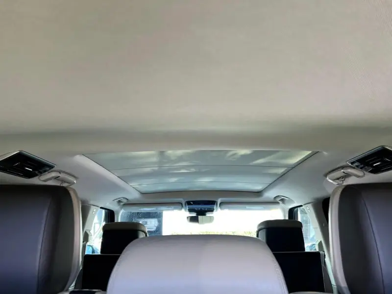 2020 Land Rover Range Rover P525 HSE photo 2