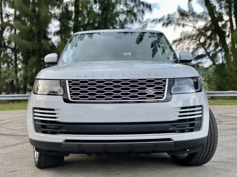 2020 Land Rover Range Rover P525 HSE photo 13