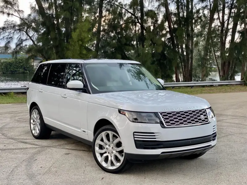 2020 Land Rover Range Rover P525 HSE photo 12